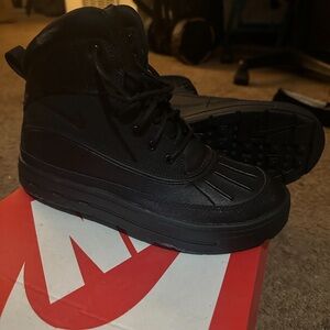 Nike boots, never worn, big boys size 6 $60